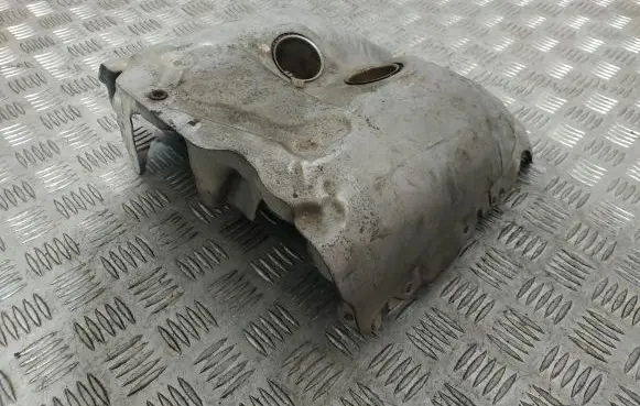 BMW 5 GT F07 Heat shield in engine bay 7576998
