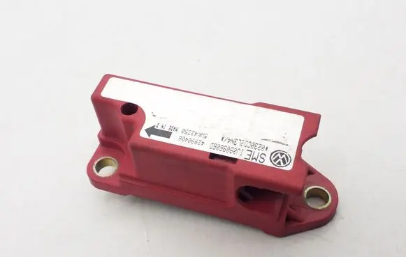 Volkswagen Golf IV Airbag deployment crash/impact sensor 1J0909606D 5WK42350