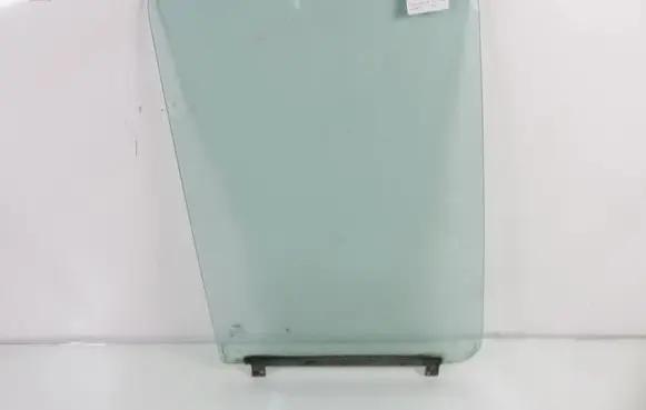 Ford Transit Front door window glass four-door
