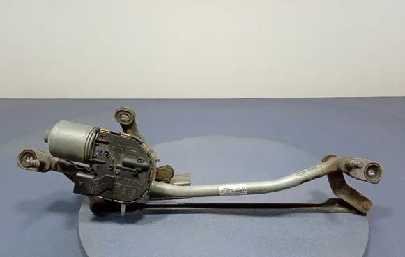 Volvo V40 Front wiper linkage and motor 31378574