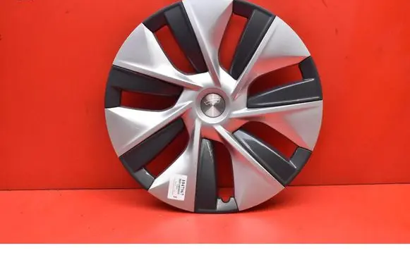 Tesla Model Y R17 wheel hub/cap/trim 104423500B