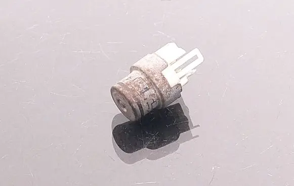 Subaru Legacy Fuel pump relay 0567005260