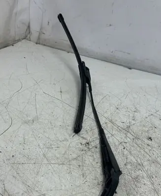 Audi A4 S4 B8 8K Front wiper blade arm 8K1955407