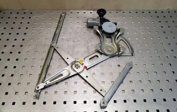 Toyota Prius (XW20) Front door window regulator with motor 8572035140 2621002340