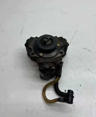 Mercedes-Benz Vaneo W414 Fuel injection high pressure pump A6110700501 0445010008