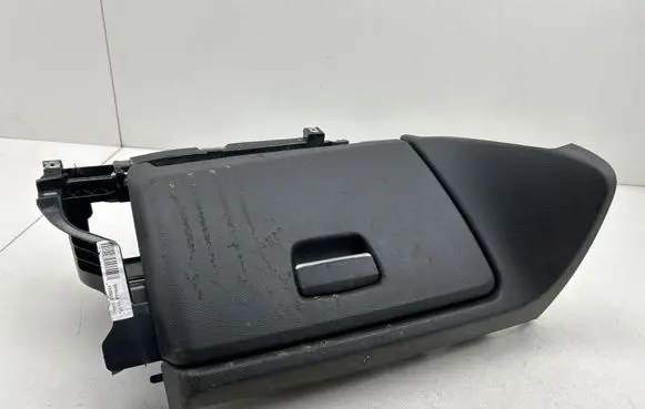 BMW 1 E81 E87 Glove box 6982681 20070418