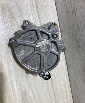 Nissan Juke II F16 Vacuum pump A2820909800