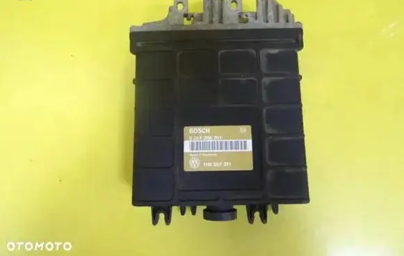 Volkswagen Golf III Engine control unit/module 1H0907311 0261200701