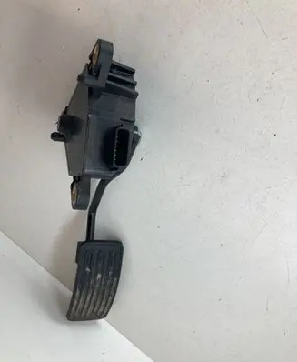 Nissan Qashqai Accelerator throttle pedal 0337A10125