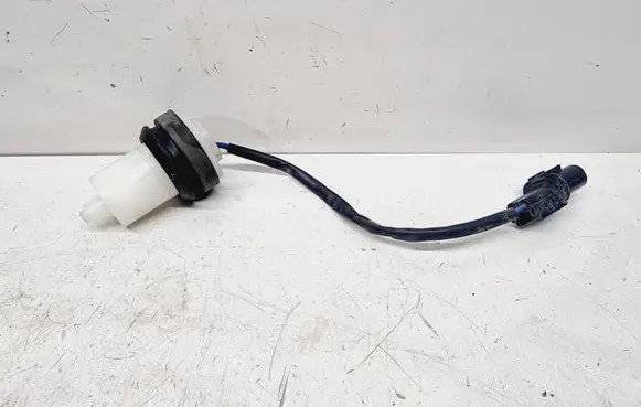KIA Sorento Windshield washer fluid level sensor 985202M500