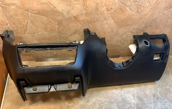 Mercedes-Benz ML W166 Dashboard lower bottom trim panel 16906696