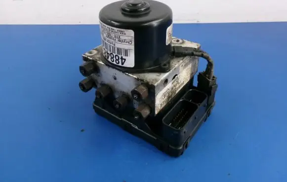 Chrysler Grand Voyager IV ABS Pump P04721427AI