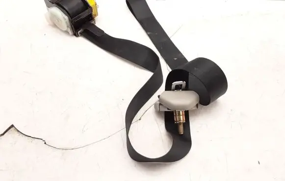 Toyota Yaris Front seatbelt 732100D011