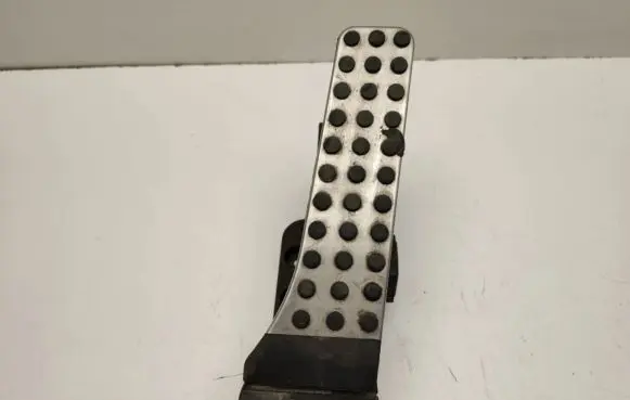 Mercedes-Benz S W222 Accelerator throttle pedal A2043000200