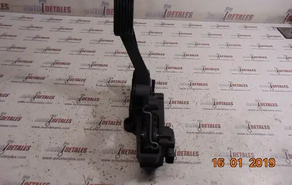 Mercedes-Benz B W245 Accelerator throttle pedal A1693000604