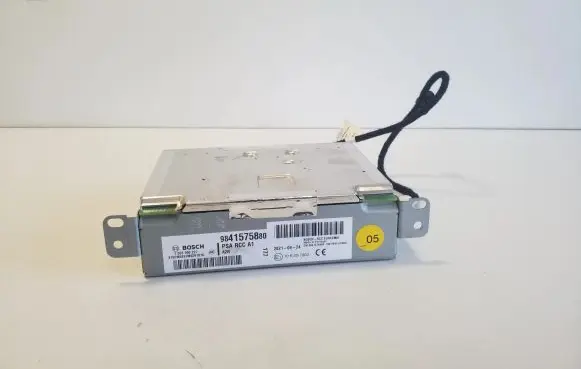 Opel Vivaro Radio/CD/DVD/GPS head unit 9841575880 7503900297