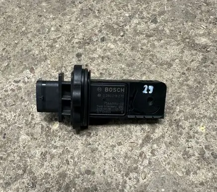 BMW 5 F10 F11 Mass air flow meter 7566990 397124653 0280218278
