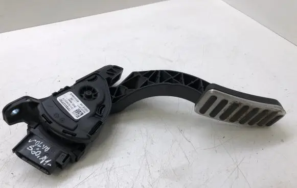 Volvo S60 Accelerator throttle pedal 31329371