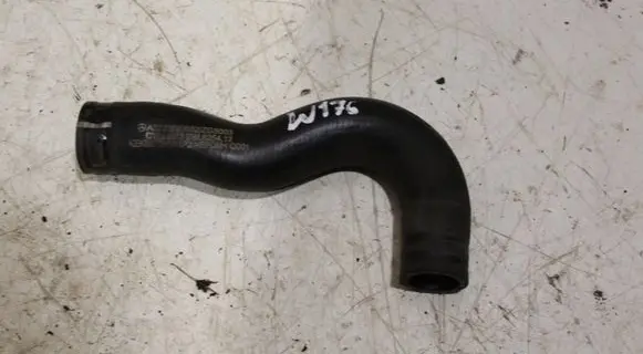 Mercedes-Benz CLA C117 X117 W117 Engine coolant pipe/hose A2702030682