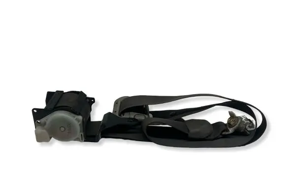 Mitsubishi Pajero Front seatbelt N1684