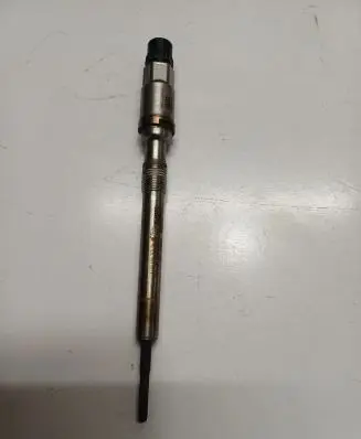 Volkswagen Touran II Glow plug 03L905061K