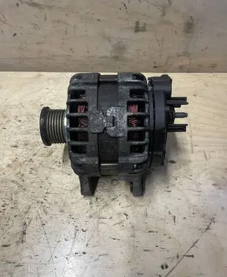 Nissan X-Trail T32 Generator/alternator 231004BE0A