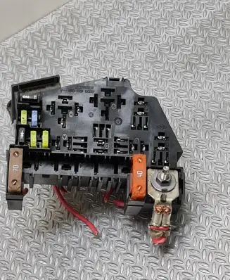 Renault Twingo II Fuse module 8200623061