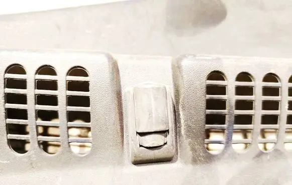 Skoda Octavia Mk2 (1Z) Windshield washer spray nozzle 