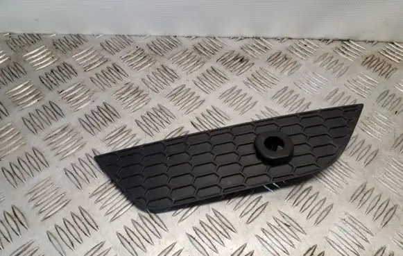 Front bumper splitter molding