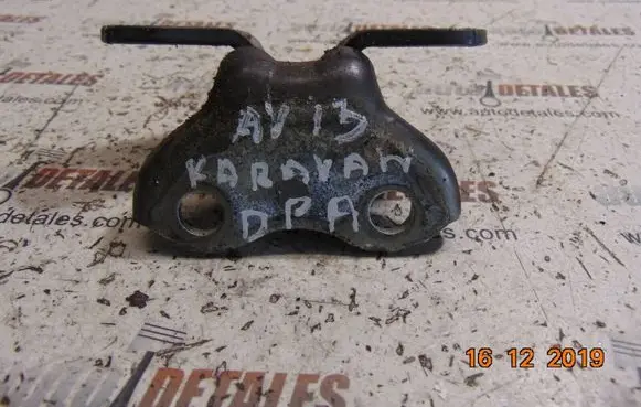Toyota Avensis T270 Front door lower hinge 