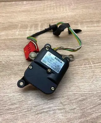 Audi A6 S6 C4 4A Air flap motor/actuator 4A0820511B 0132801022