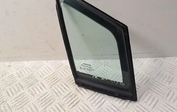 Toyota Avensis T270 Front door vent window glass four-door 6812505010 6821505010