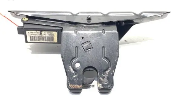 BMW 5 E60 E61 Tailgate exterior lock 7014870