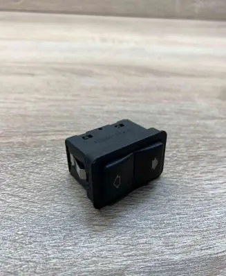BMW 5 E39 Electric window control switch 8368974