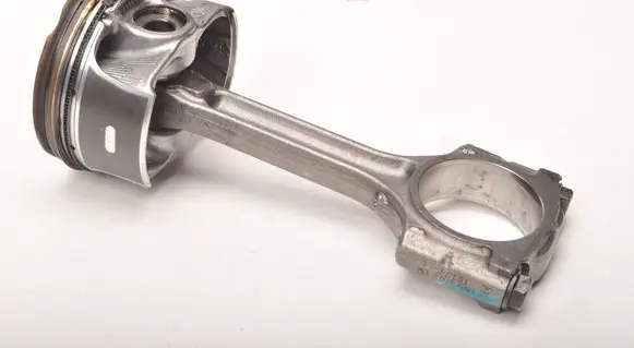 Renault Captur II Piston 78L104