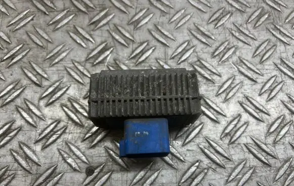 Opel Astra H Glow plug pre-heat relay