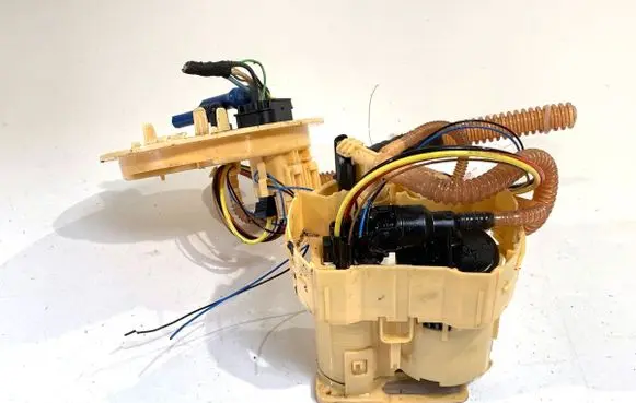 BMW 5 G30 G31 G38 In-tank fuel pump 7401430