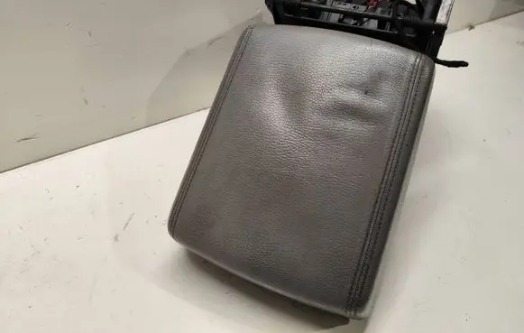 Volkswagen Touareg I Armrest 7L6863762D R0090554 SR0484704