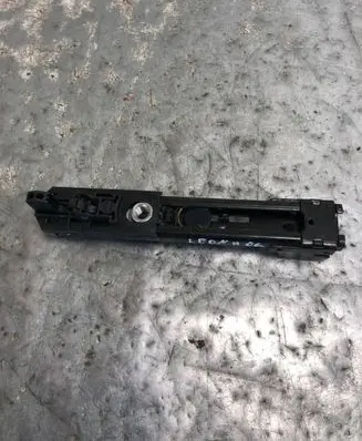Seat Leon (1P) Seat belt height adjuster 1T0857819