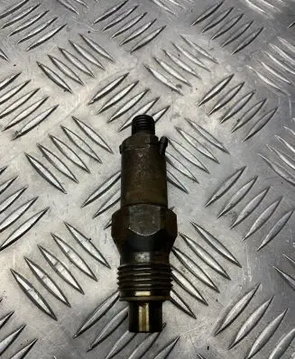 Renault Megane I Fuel injector 6735401D