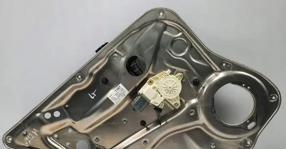 Mercedes-Benz E W212 Front door window regulator with motor A2048200542