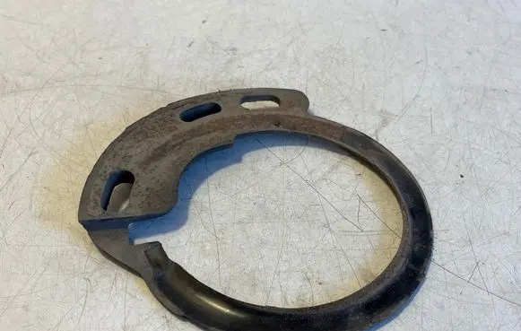 Mercedes-Benz Vito Viano W447 Front coil spring rubber mount