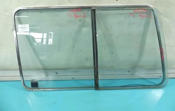 Mitsubishi Pajero Rear side window IMPRK1217664
