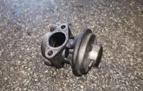 Mitsubishi Pajero EGR valve
