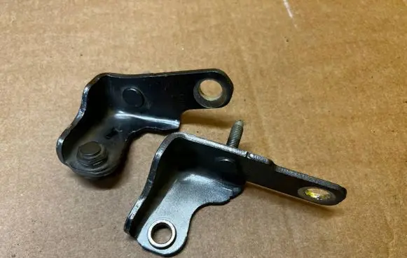 Ford Fiesta Front door lower hinge H1BBA22811AD H1BBA22801AD