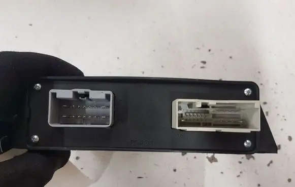 Jaguar XF X250 Hand brake control module 8W832C496AC AA0315A100AC 90044032