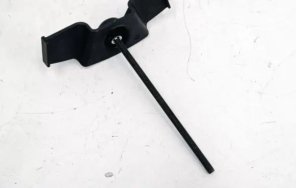 Volkswagen Touareg II Spare wheel bolt 7P0601233