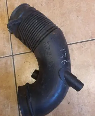 Volkswagen Transporter - Caravelle T4 Intercooler hose/pipe 3A0129627 0446001