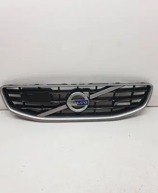 Front bumper upper radiator grill