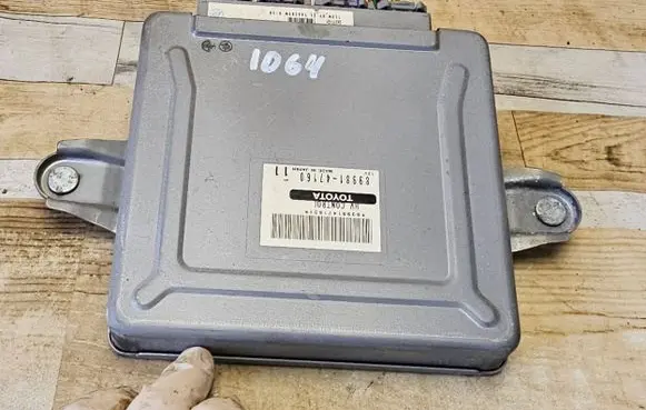 Toyota Prius (NHW20) Engine control unit/module 8998147160